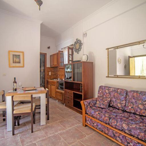 Villa-toula *